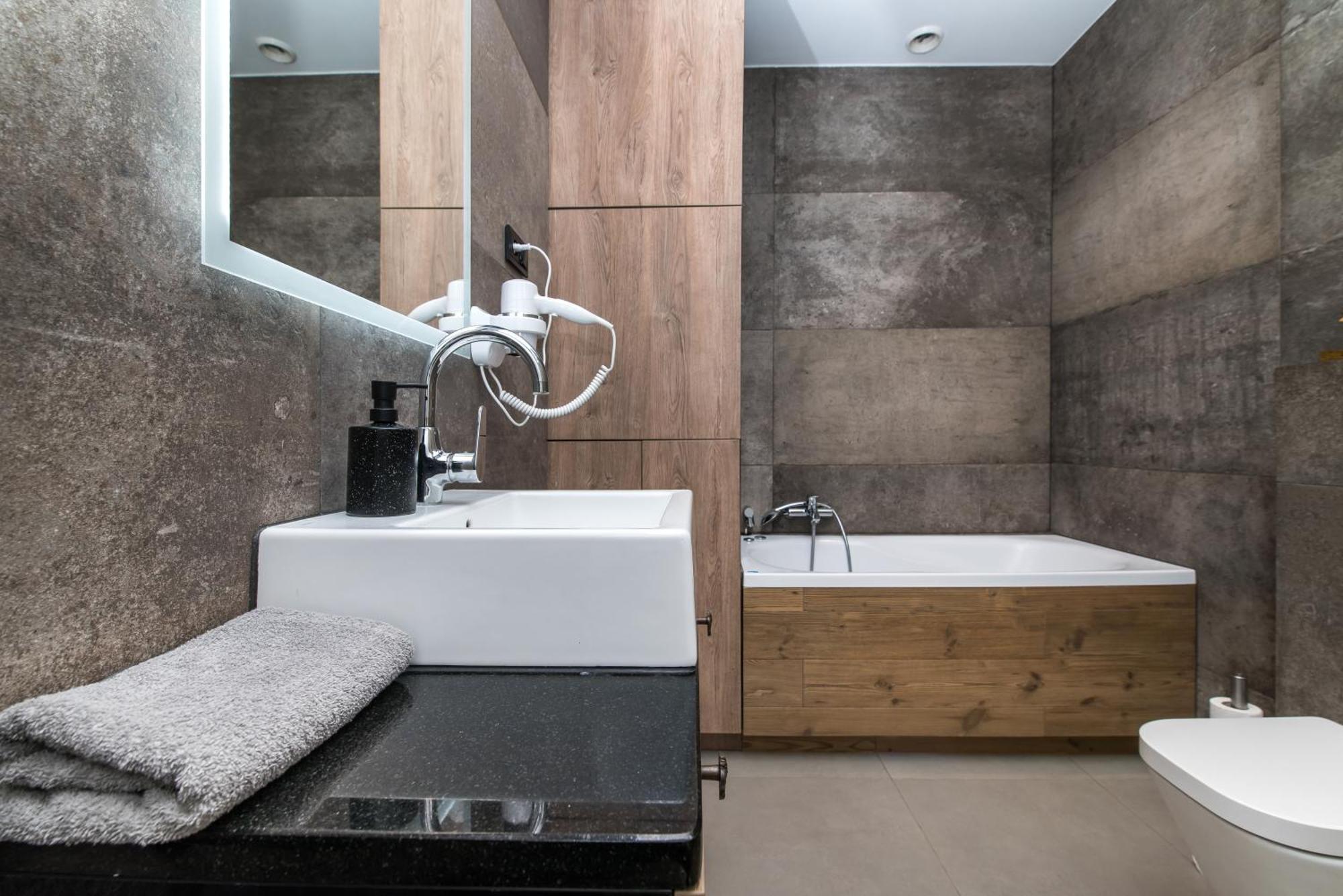グリヴィツェPrzytulny Loft W Uroczej Okolicyアパートメント エクステリア 写真